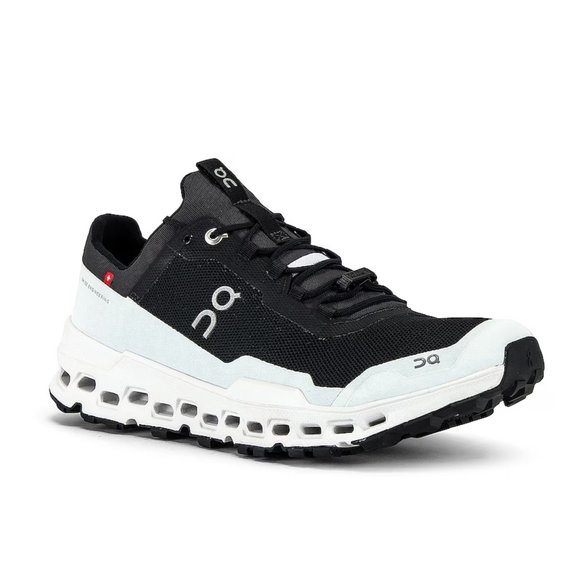 On Cloudultra Sneaker in Black & White - Running Shoes - 9.5 - Picture 2 of 14